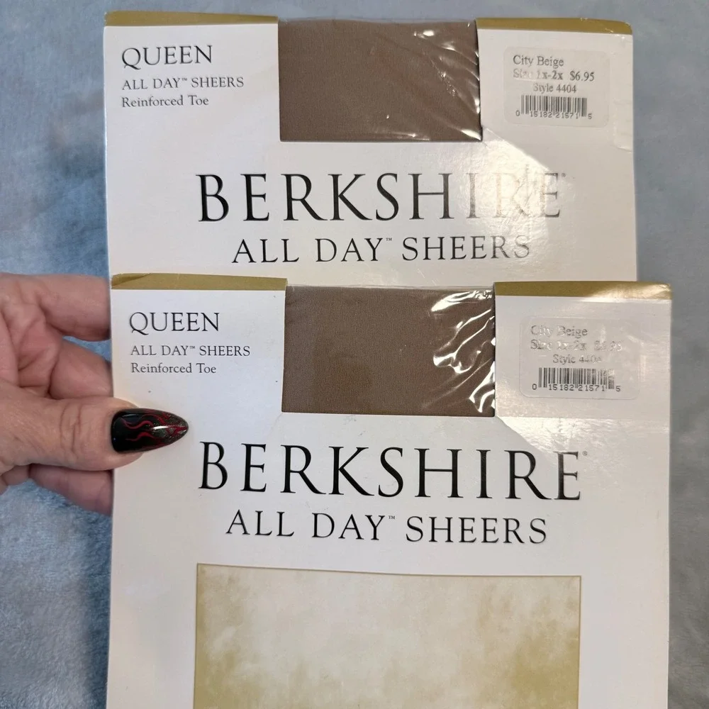 Vintage Berkshire All Day Sheers Pantyhose 1X-2X City Beige 4404 NOS Lot of 2